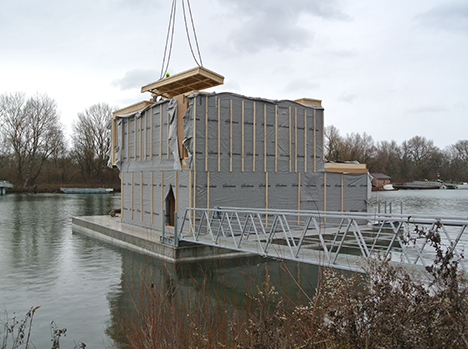 Roof panel installation / Inštalácia strešných panelov